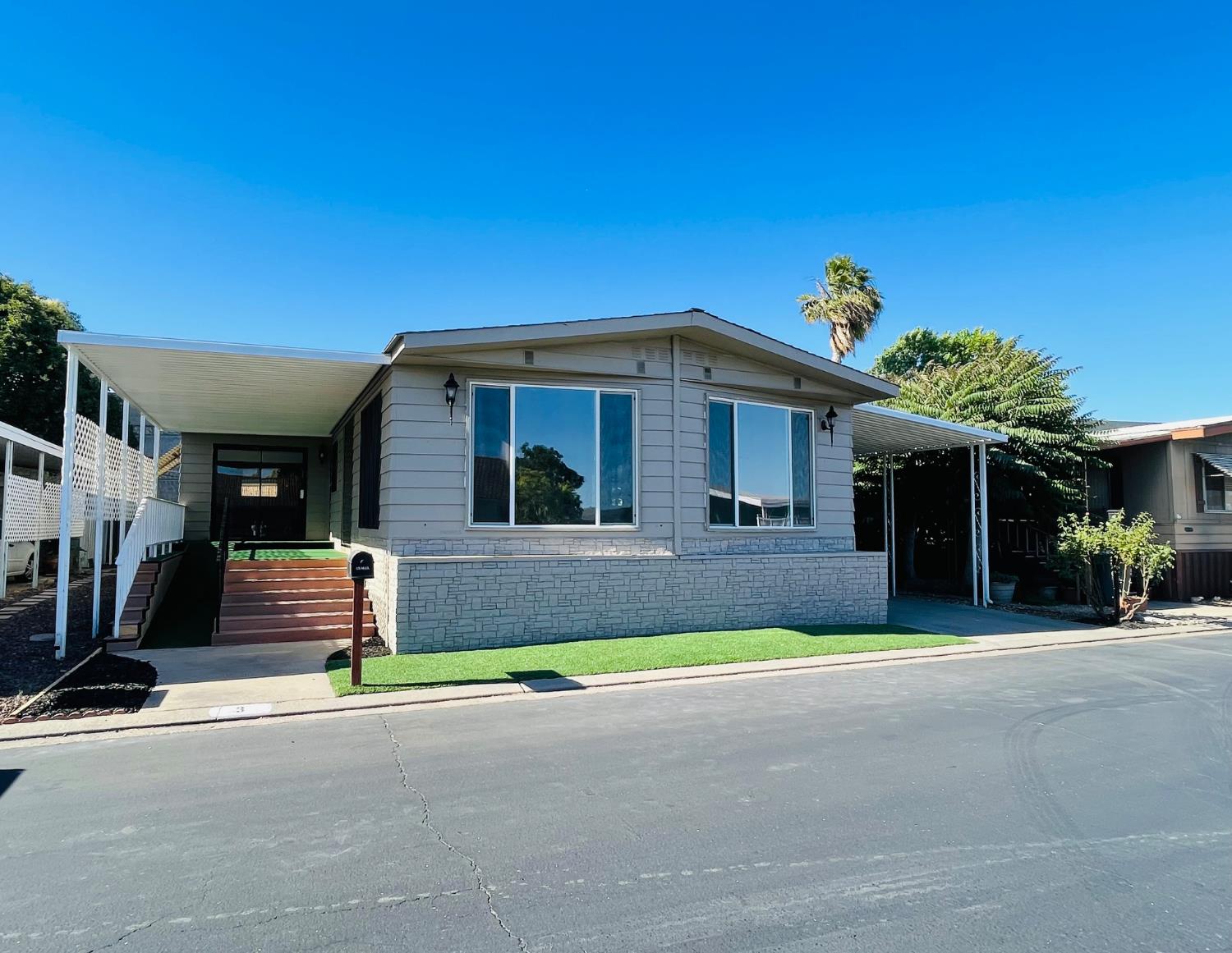 Detail Gallery Image 1 of 24 For 2240 Golden Oak Ln 3, Merced,  CA 95341 - 2 Beds | 2 Baths