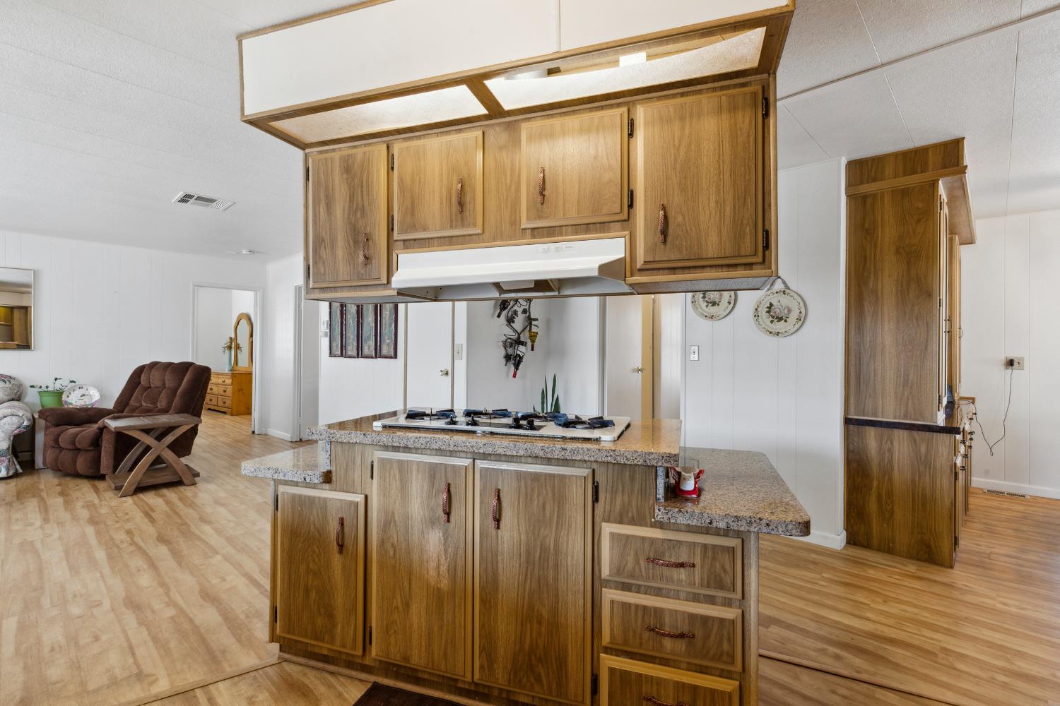 Detail Gallery Image 10 of 23 For 3932 Surfside Dr, Modesto,  CA 95355 - 2 Beds | 2 Baths