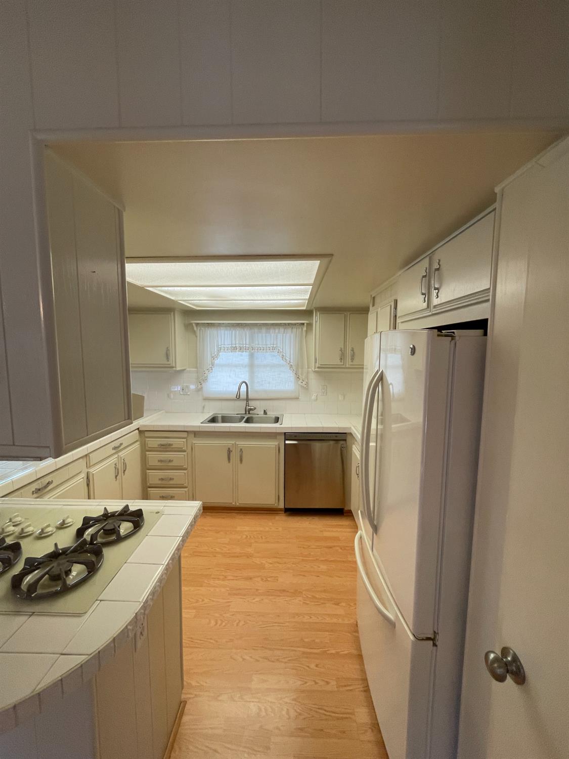 Detail Gallery Image 10 of 29 For 177 San Marcos, Lodi,  CA 95240 - 2 Beds | 2 Baths