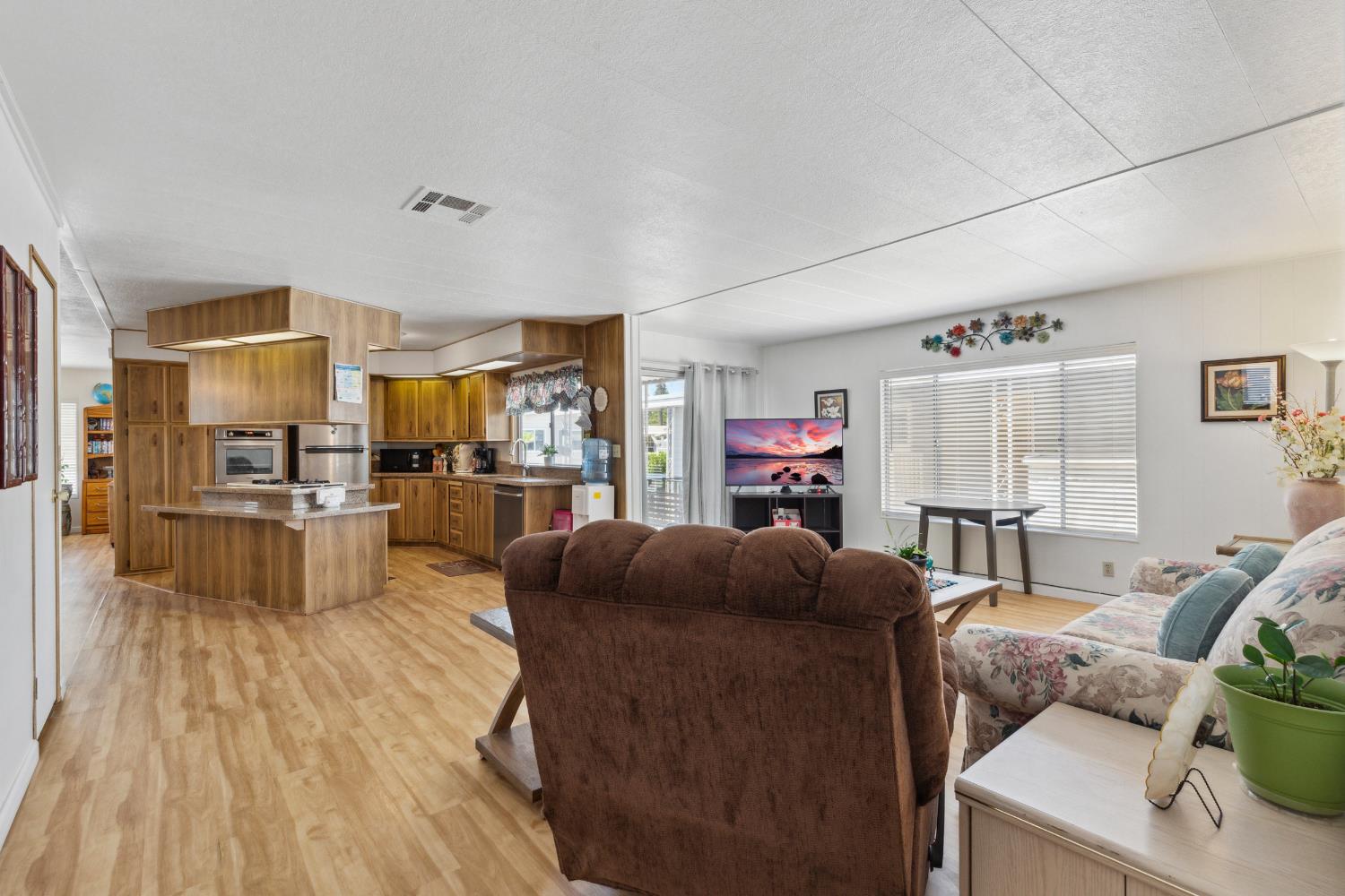 Detail Gallery Image 13 of 23 For 3932 Surfside Dr, Modesto,  CA 95355 - 2 Beds | 2 Baths