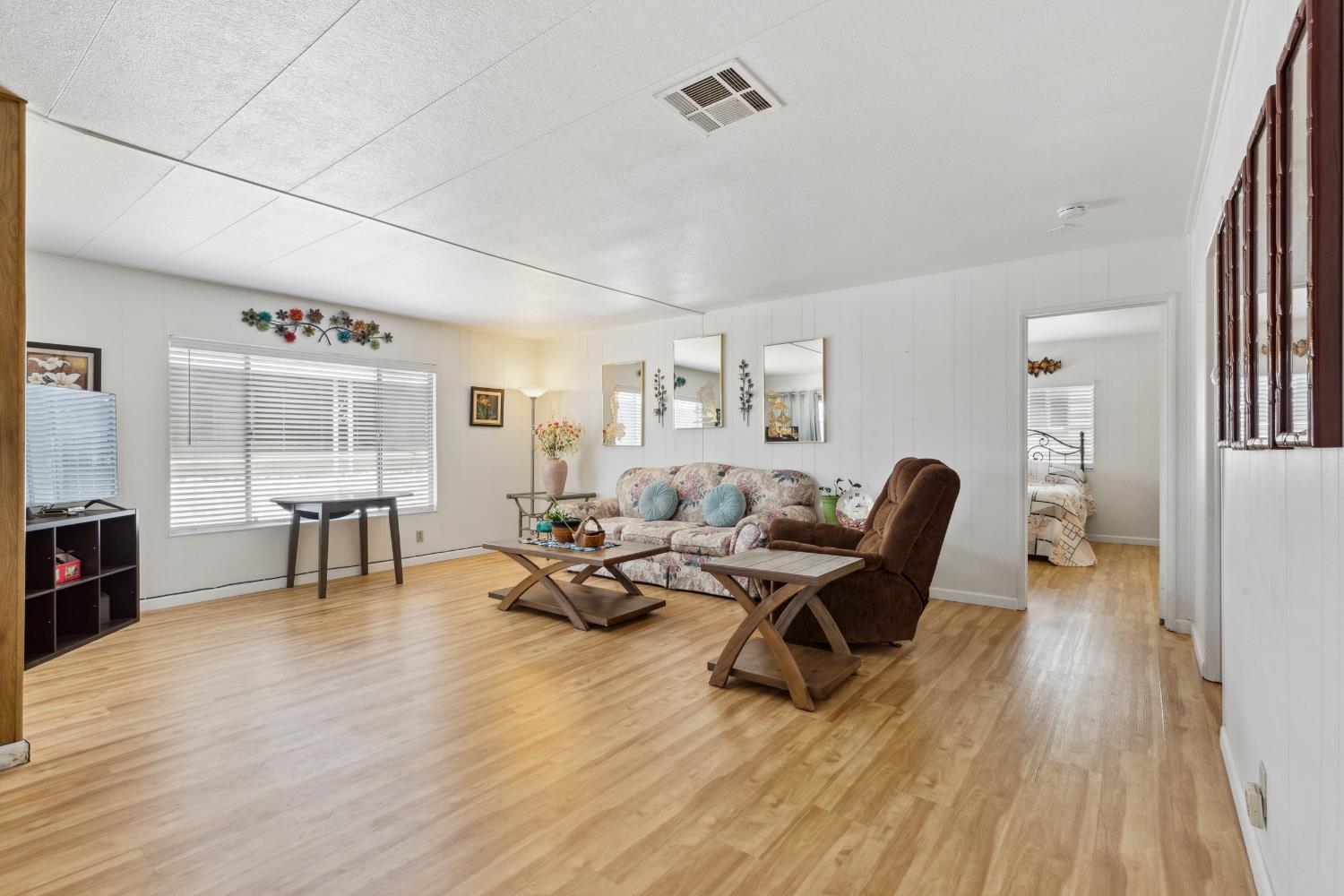 Detail Gallery Image 11 of 23 For 3932 Surfside Dr, Modesto,  CA 95355 - 2 Beds | 2 Baths