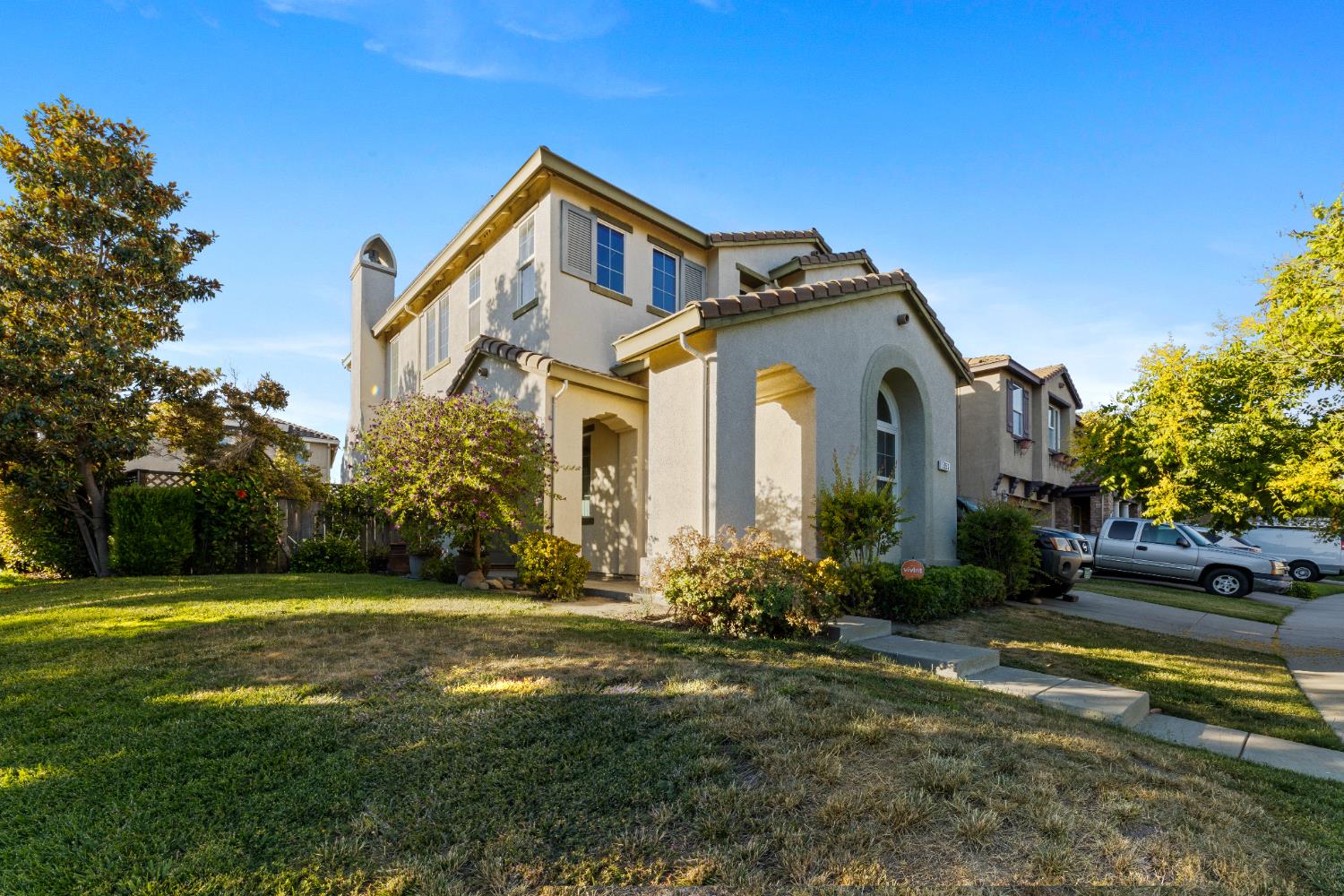 Detail Gallery Image 2 of 39 For 5953 Pebblestone Way, Stockton,  CA 95219 - 4 Beds | 3 Baths