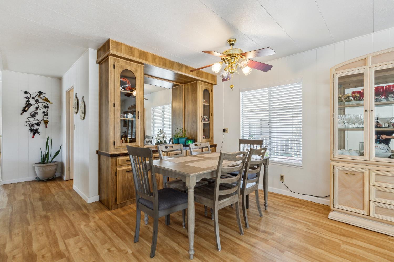 Detail Gallery Image 6 of 23 For 3932 Surfside Dr, Modesto,  CA 95355 - 2 Beds | 2 Baths