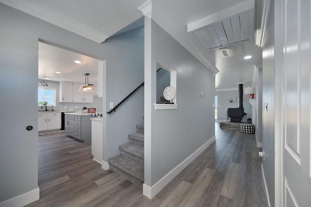 Detail Gallery Image 8 of 93 For 3656 Hokan Ln, Wheatland,  CA 95692 - 6 Beds | 4 Baths