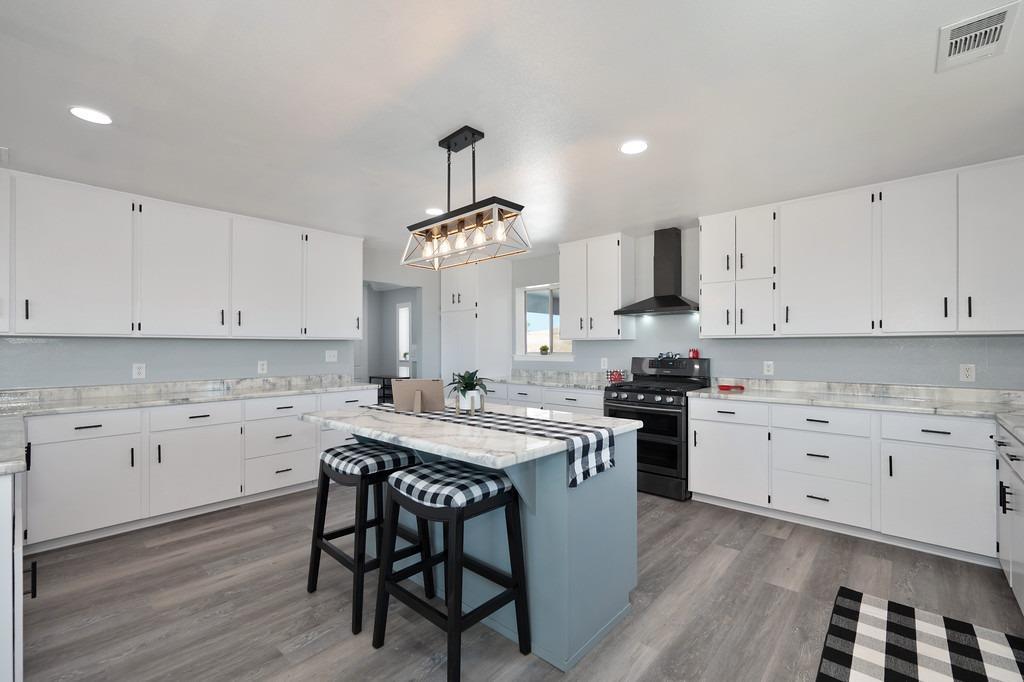 Detail Gallery Image 13 of 93 For 3656 Hokan Ln, Wheatland,  CA 95692 - 6 Beds | 4 Baths
