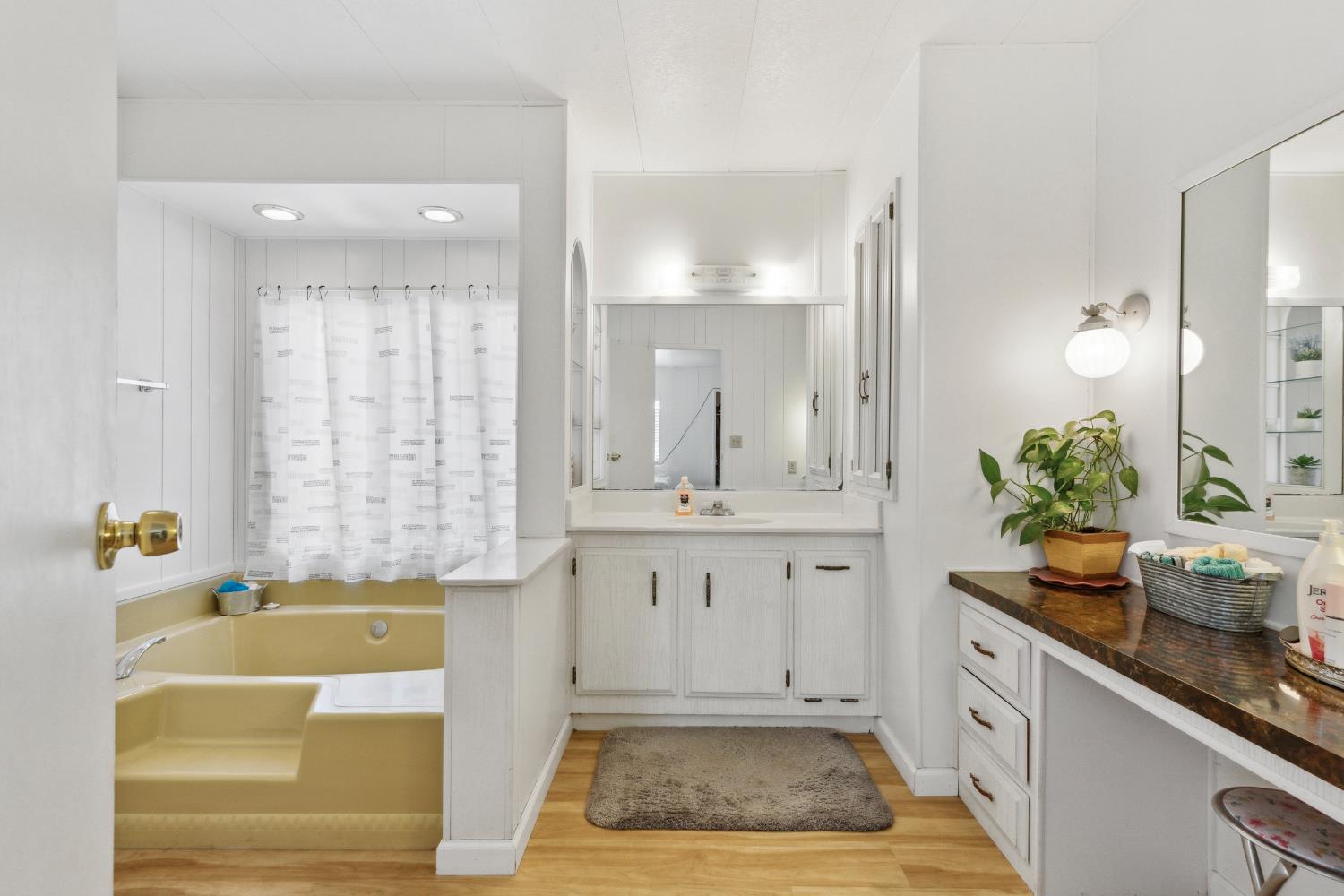 Detail Gallery Image 17 of 23 For 3932 Surfside Dr, Modesto,  CA 95355 - 2 Beds | 2 Baths