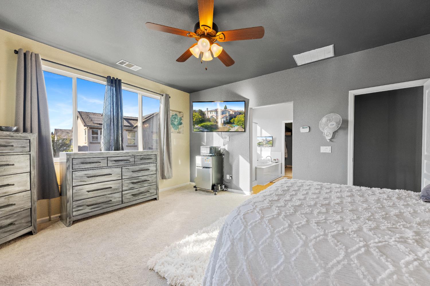 Detail Gallery Image 28 of 39 For 5953 Pebblestone Way, Stockton,  CA 95219 - 4 Beds | 3 Baths