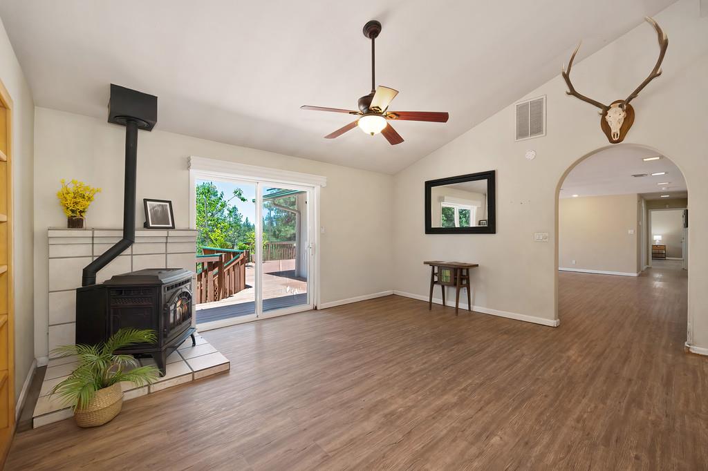 Detail Gallery Image 15 of 60 For 26375 Barb Wire Ln, Colfax,  CA 95713 - 3 Beds | 3 Baths