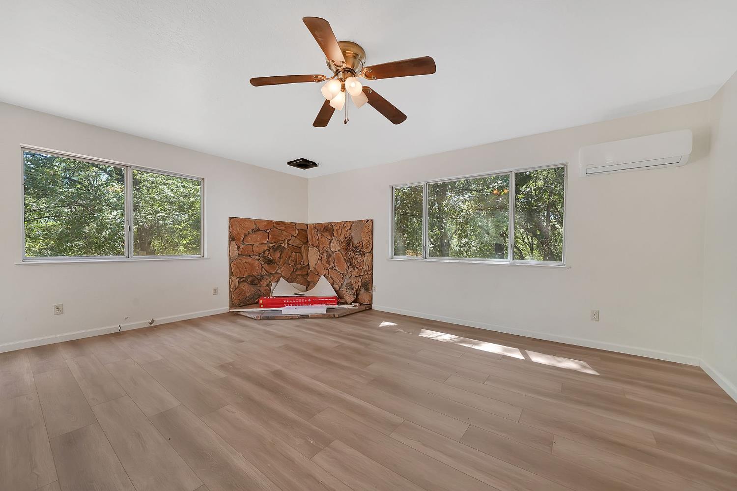 Detail Gallery Image 6 of 54 For 400 Centennial Mine Rd, West Point,  CA 95255 - 3 Beds | 2 Baths