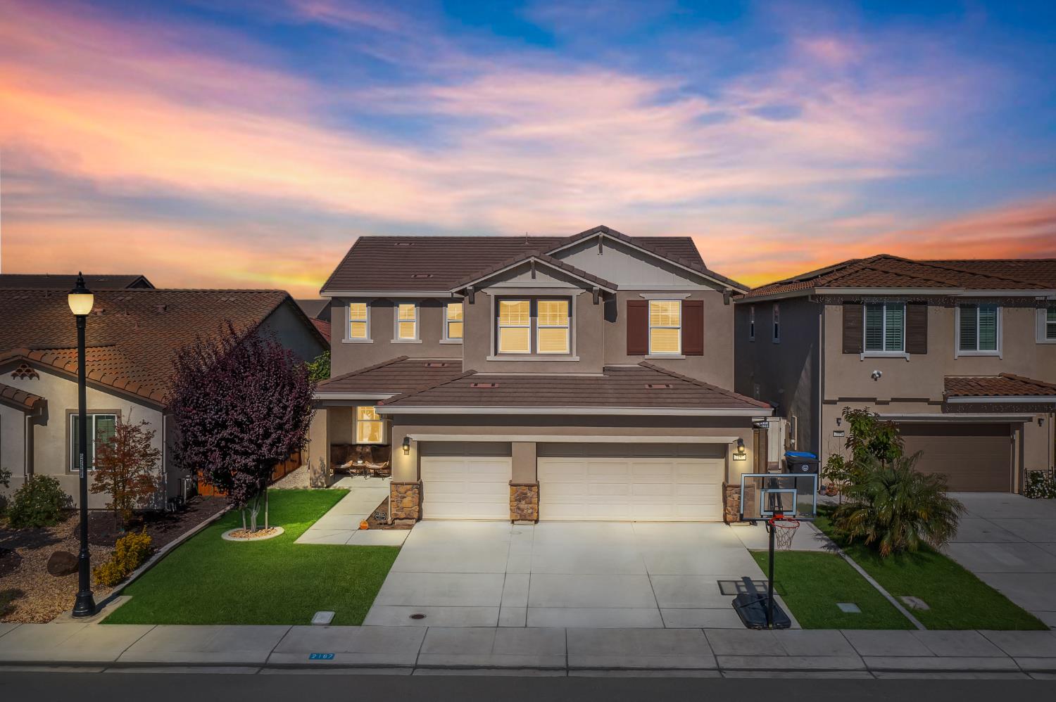 Detail Gallery Image 3 of 49 For 2187 Bravery Ave, Manteca,  CA 95337 - 4 Beds | 2/1 Baths