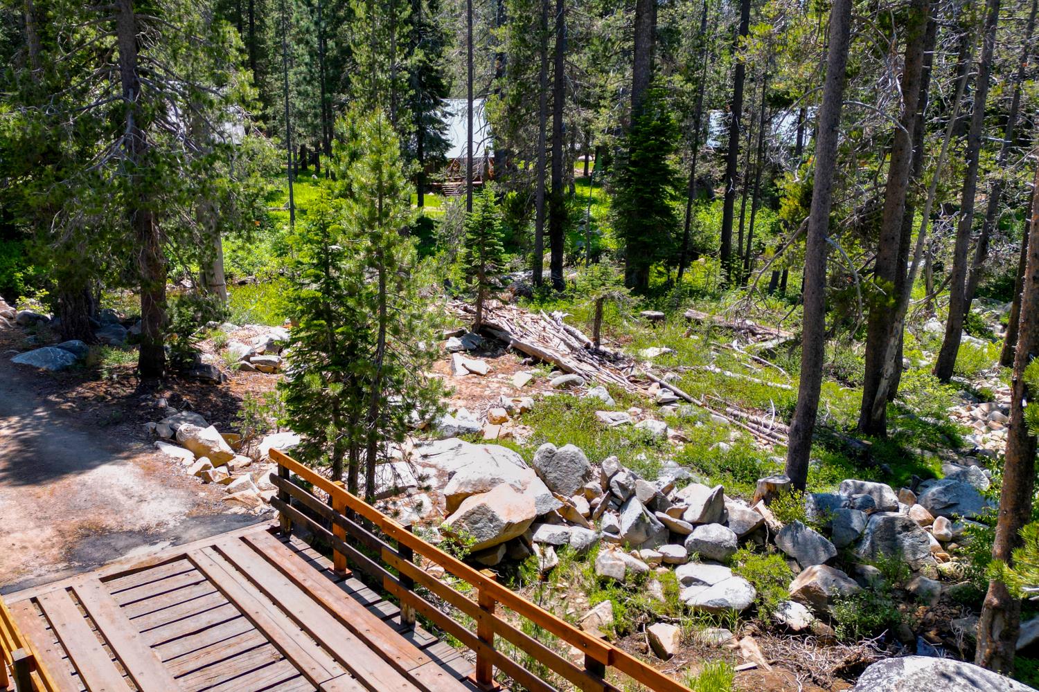Detail Gallery Image 3 of 38 For 51515 Red Fir Dr, Soda Springs,  CA 95728 - – Beds | – Baths