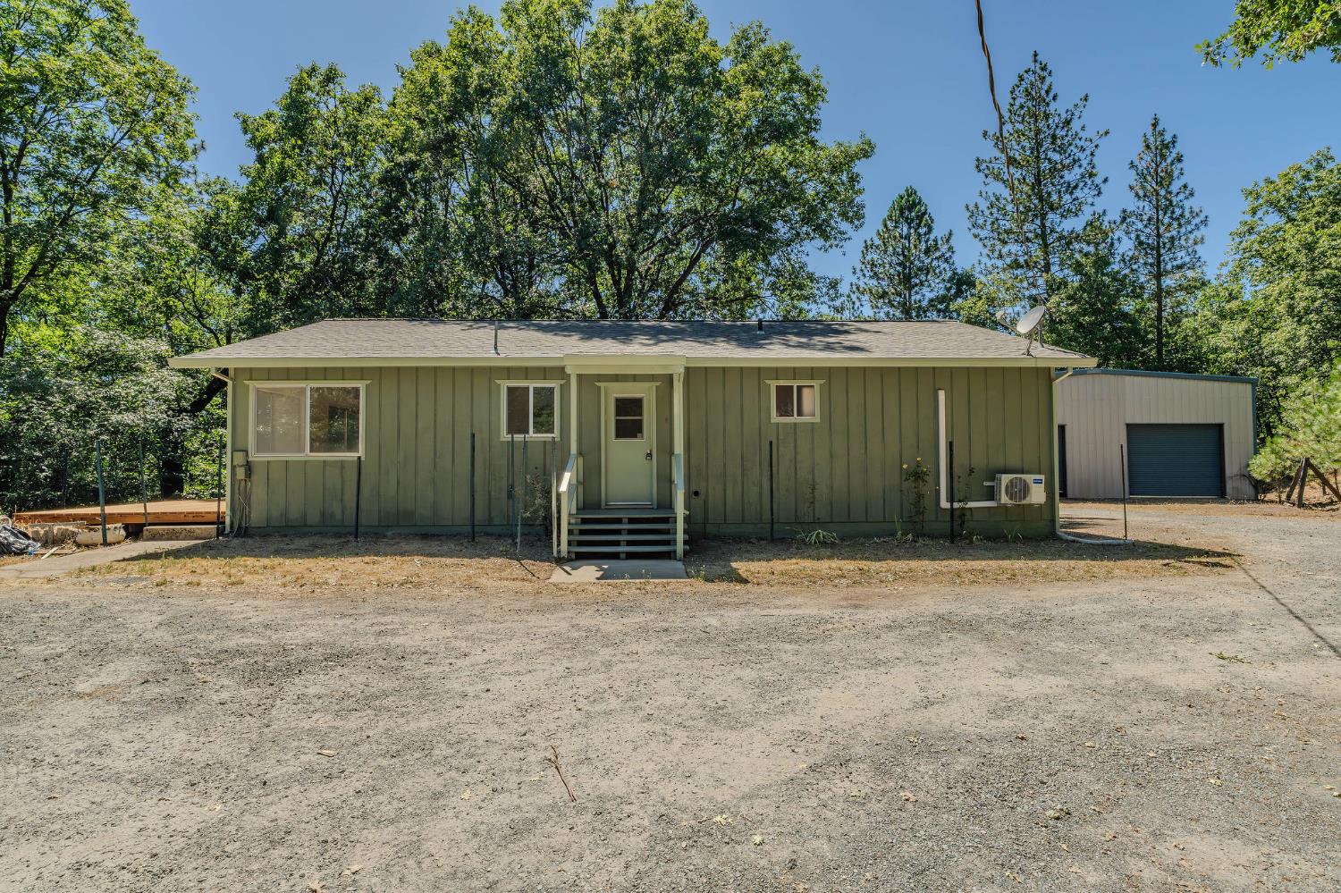 Detail Gallery Image 3 of 54 For 400 Centennial Mine Rd, West Point,  CA 95255 - 3 Beds | 2 Baths