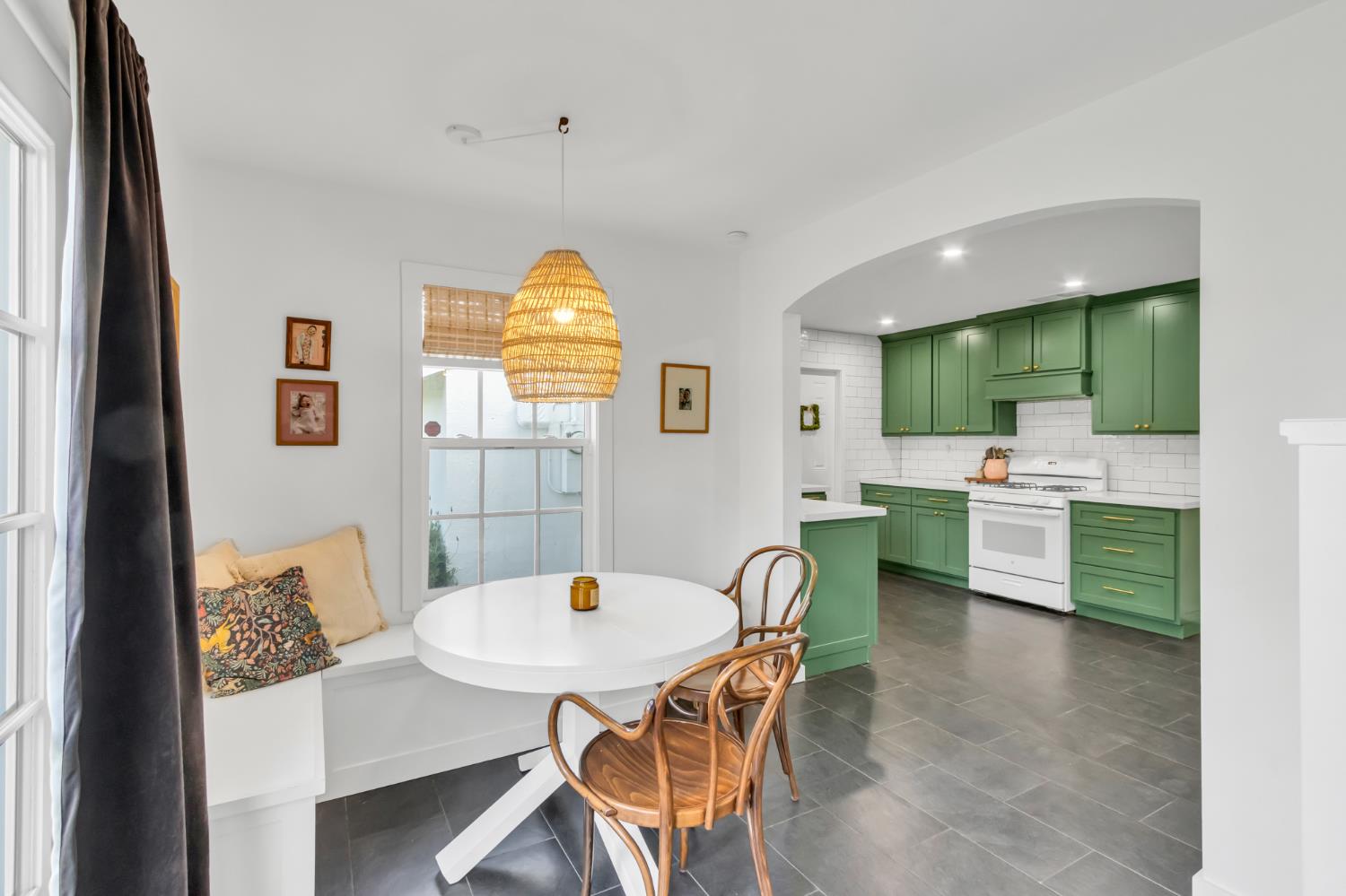 Detail Gallery Image 32 of 54 For 2407 Cathay Way, Sacramento,  CA 95864 - 3 Beds | 2 Baths