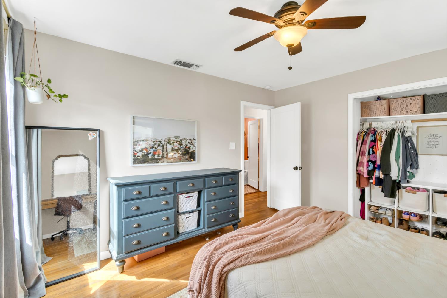 Detail Gallery Image 18 of 54 For 2407 Cathay Way, Sacramento,  CA 95864 - 3 Beds | 2 Baths