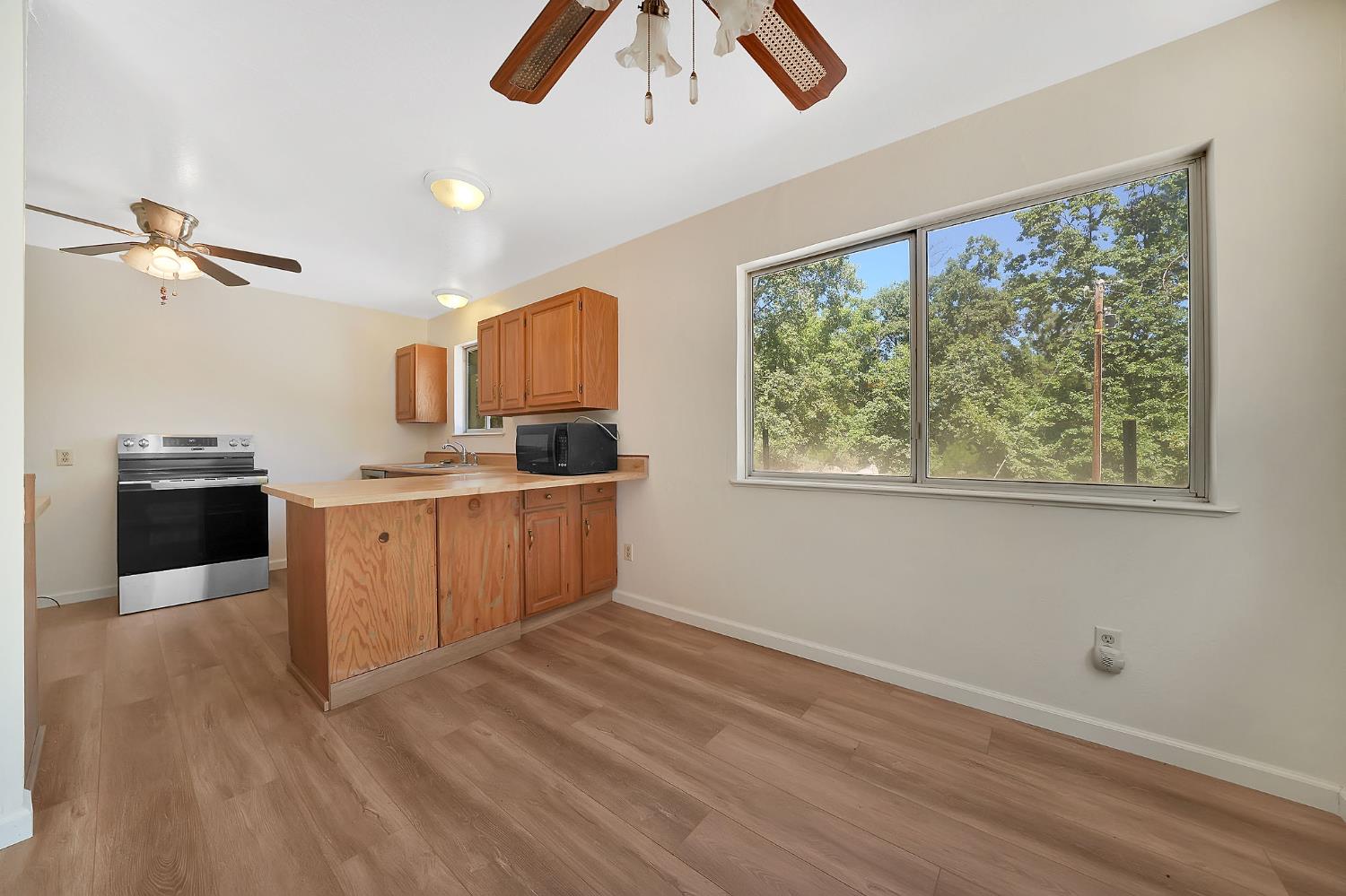Detail Gallery Image 9 of 54 For 400 Centennial Mine Rd, West Point,  CA 95255 - 3 Beds | 2 Baths