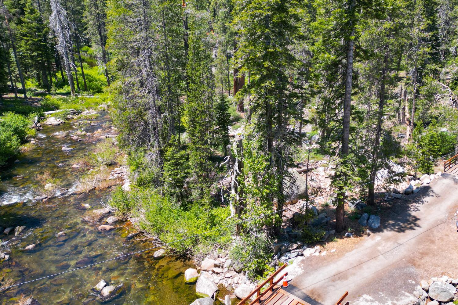 Detail Gallery Image 4 of 38 For 51515 Red Fir Dr, Soda Springs,  CA 95728 - – Beds | – Baths