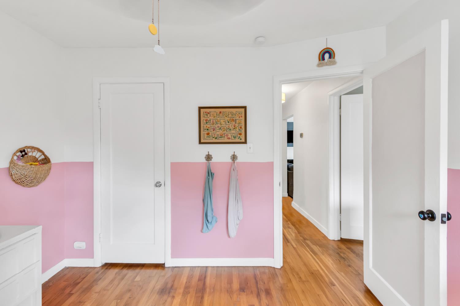 Detail Gallery Image 20 of 54 For 2407 Cathay Way, Sacramento,  CA 95864 - 3 Beds | 2 Baths