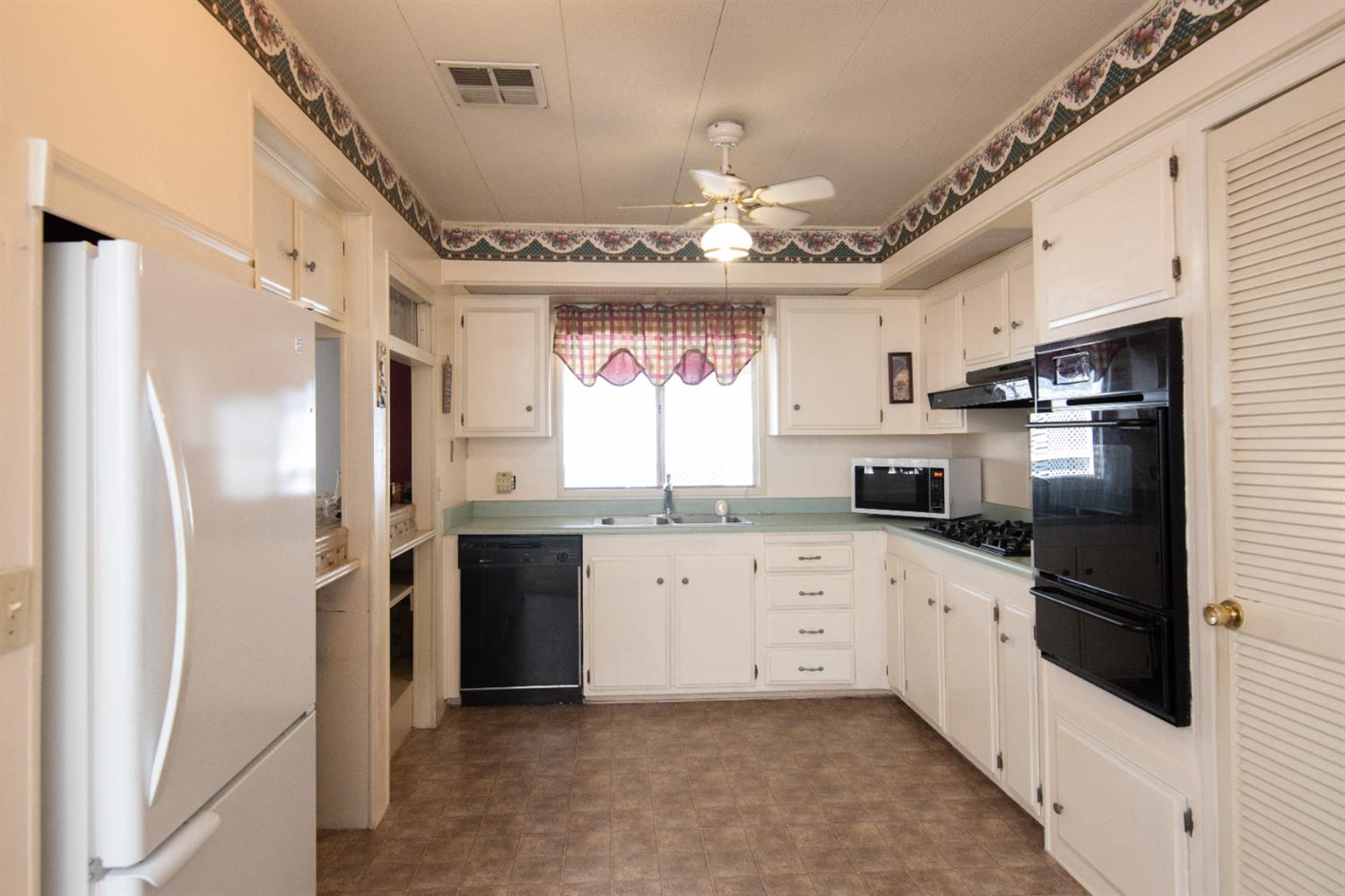 Detail Gallery Image 17 of 40 For 3916 Moana, Modesto,  CA 95356 - 2 Beds | 2 Baths