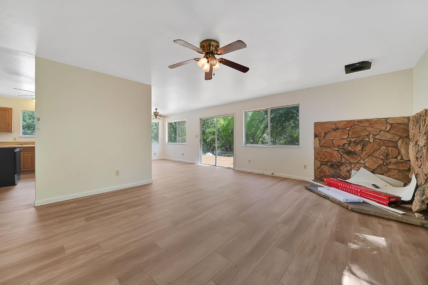 Detail Gallery Image 7 of 54 For 400 Centennial Mine Rd, West Point,  CA 95255 - 3 Beds | 2 Baths