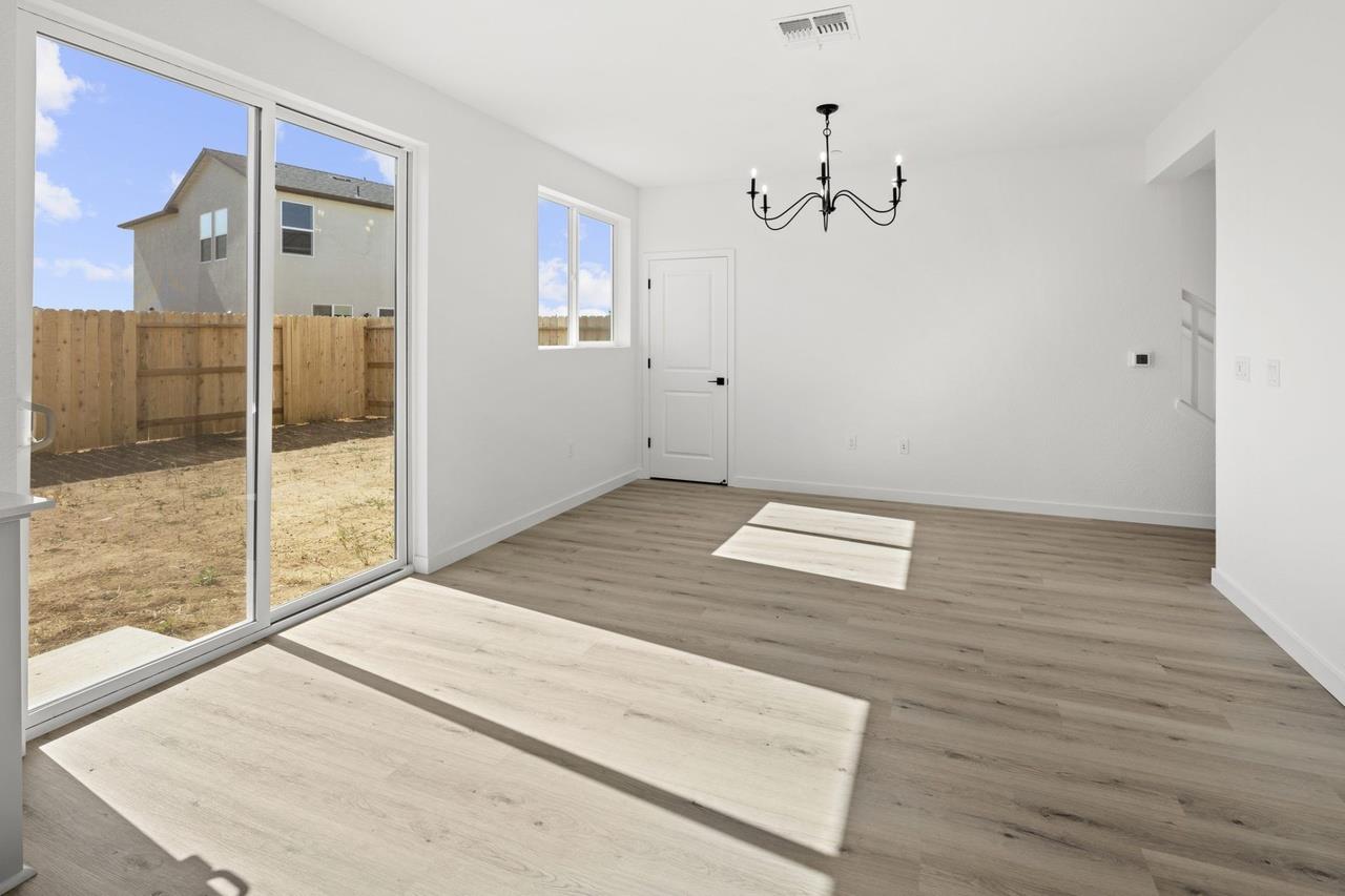 Detail Gallery Image 6 of 19 For 872 E Pecan Tree Ln #1,  Galt,  CA 95632 - 3 Beds | 2/1 Baths