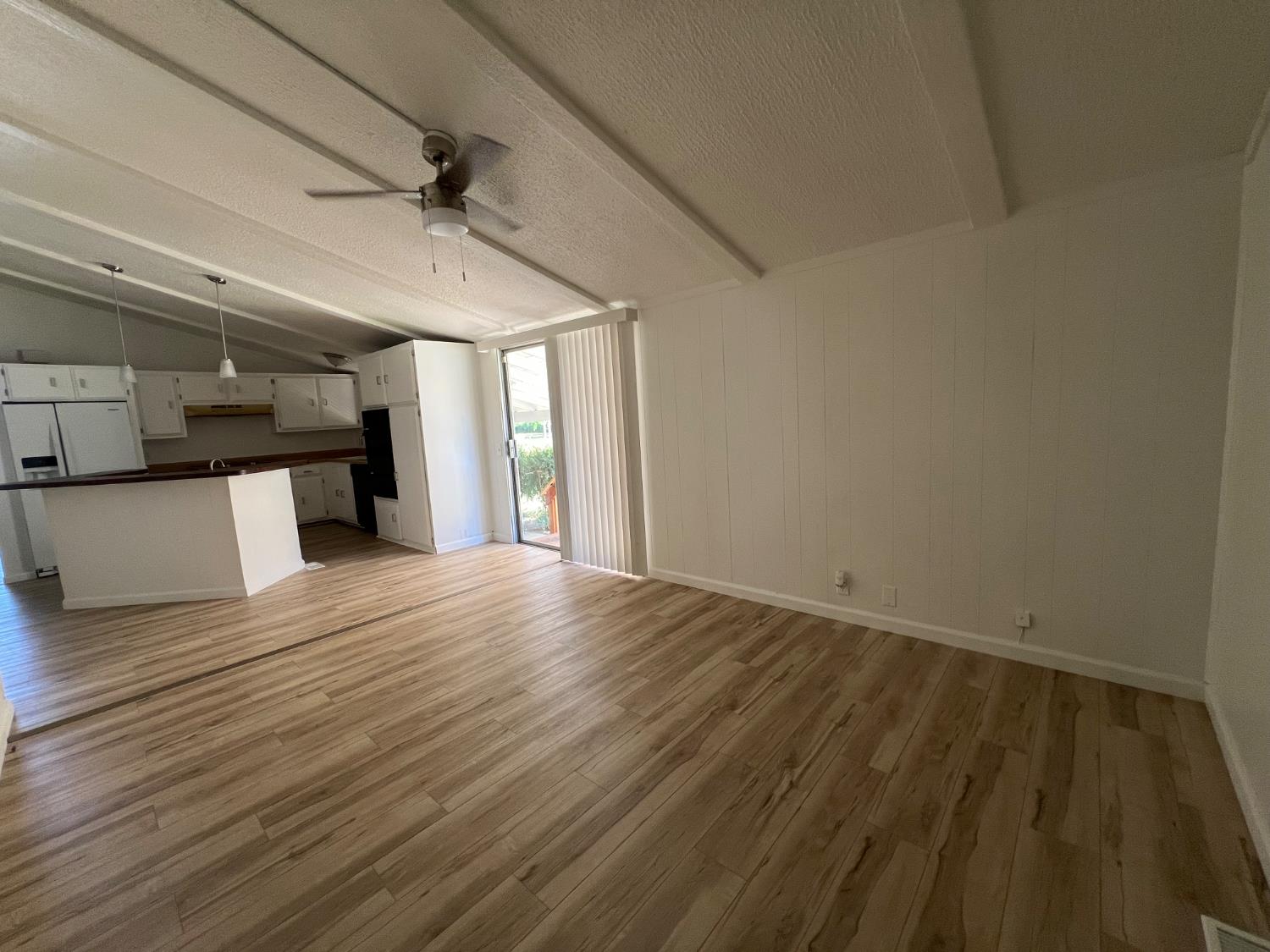 Detail Gallery Image 4 of 29 For 2240 Golden Oak Ln 134, Merced,  CA 95341 - 2 Beds | 2 Baths