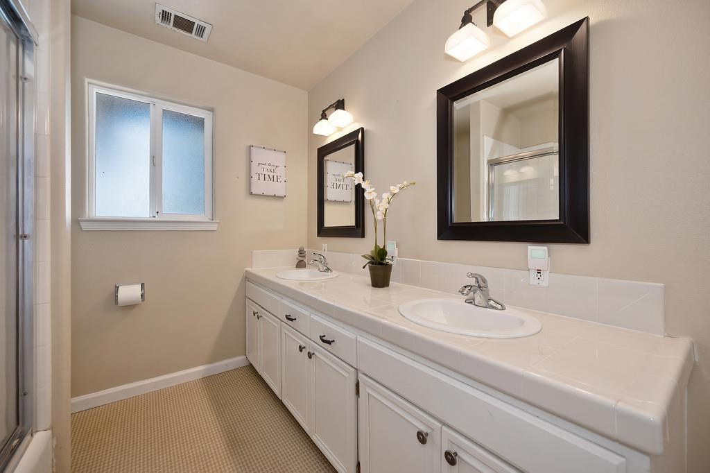 Detail Gallery Image 18 of 60 For 26375 Barb Wire Ln, Colfax,  CA 95713 - 3 Beds | 3 Baths