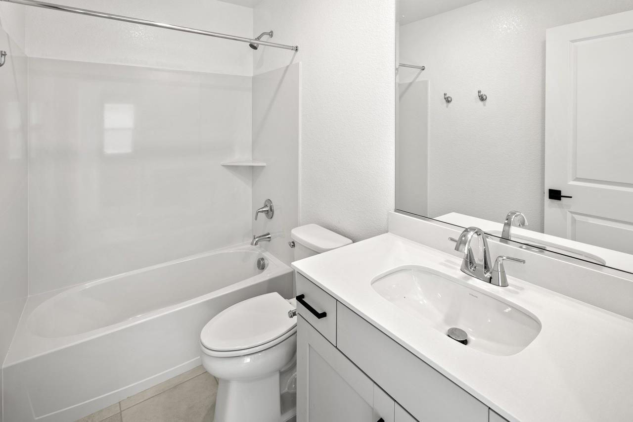 Detail Gallery Image 14 of 19 For 872 E Pecan Tree Ln #1,  Galt,  CA 95632 - 3 Beds | 2/1 Baths