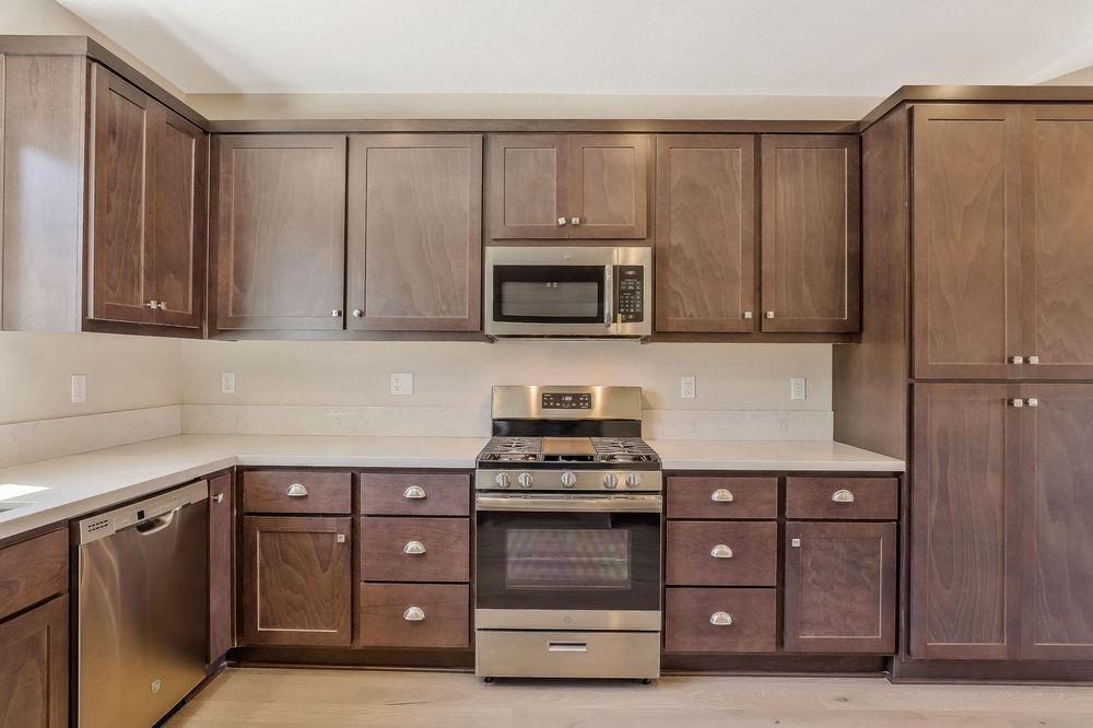 Detail Gallery Image 7 of 15 For 600 Valley View Dr, Oakdale,  CA 95361 - 3 Beds | 2 Baths