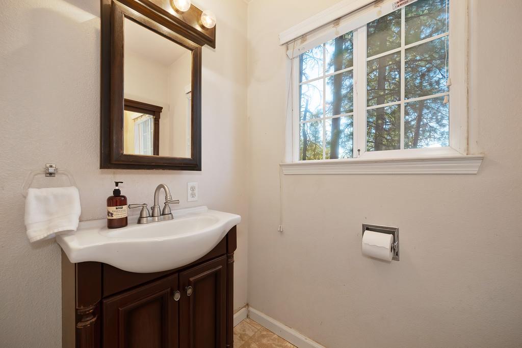 Detail Gallery Image 31 of 60 For 26375 Barb Wire Ln, Colfax,  CA 95713 - 3 Beds | 3 Baths