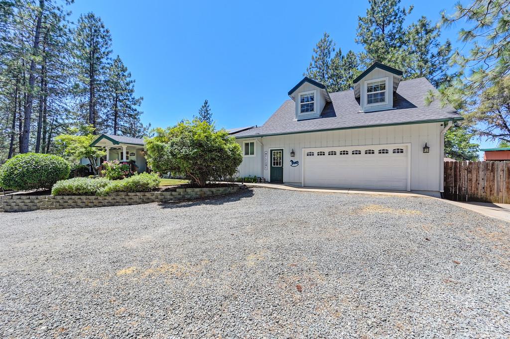 Detail Gallery Image 2 of 60 For 26375 Barb Wire Ln, Colfax,  CA 95713 - 3 Beds | 3 Baths