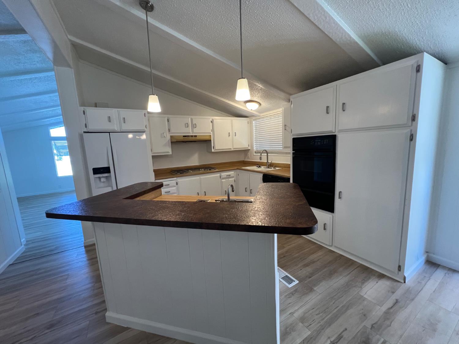 Detail Gallery Image 5 of 29 For 2240 Golden Oak Ln 134, Merced,  CA 95341 - 2 Beds | 2 Baths