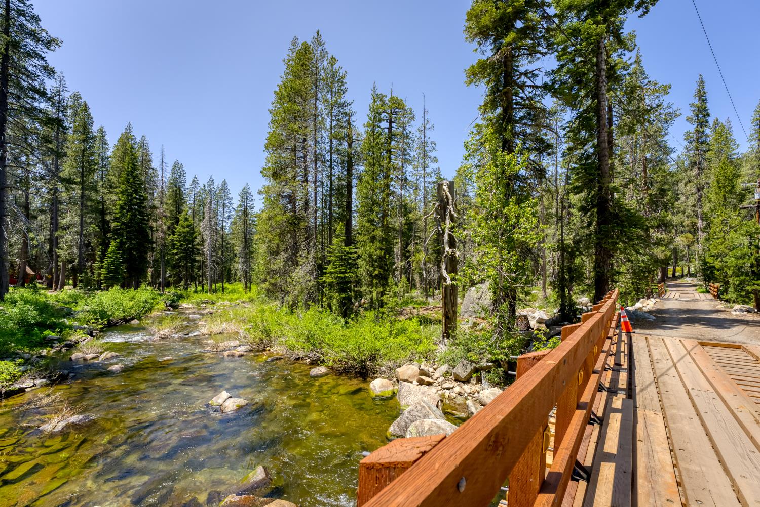 Detail Gallery Image 1 of 38 For 51515 Red Fir Dr, Soda Springs,  CA 95728 - – Beds | – Baths