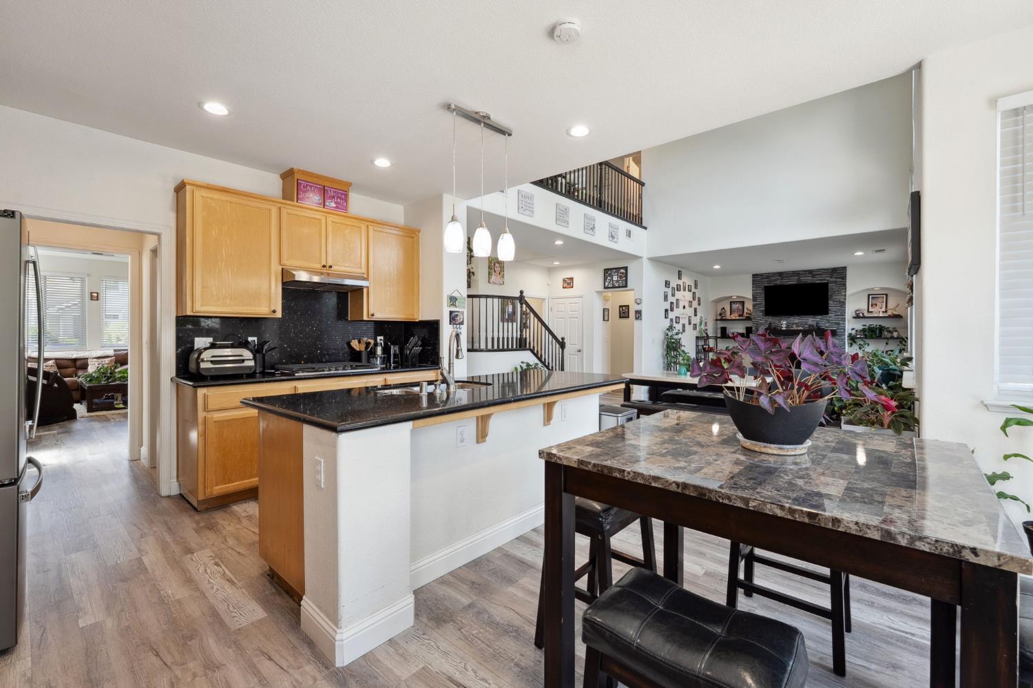 Detail Gallery Image 14 of 52 For 793 Amy Way, Manteca,  CA 95337 - 5 Beds | 3 Baths