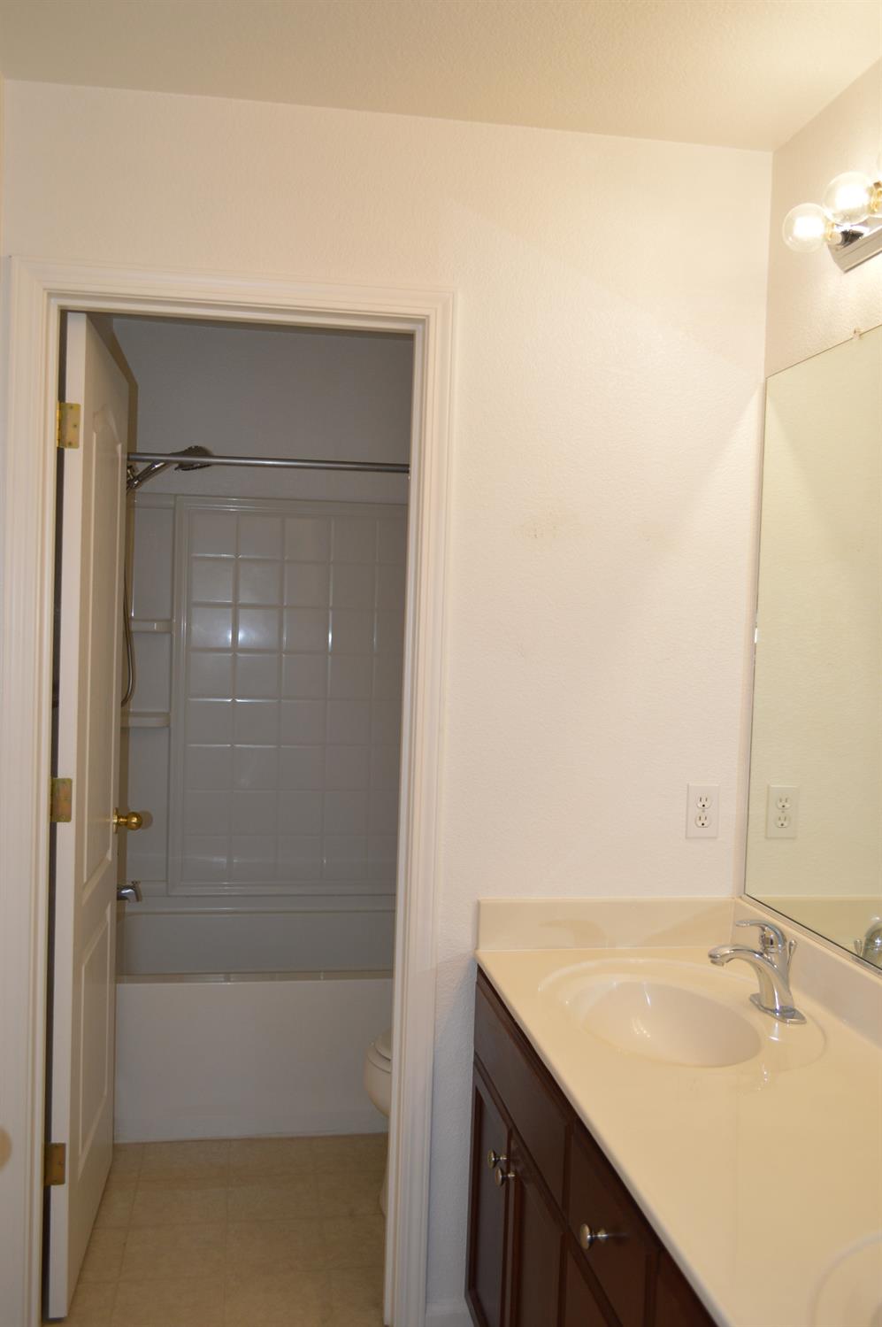 Detail Gallery Image 31 of 60 For 4227 Ivory Ln, Turlock,  CA 95382 - 3 Beds | 2/1 Baths