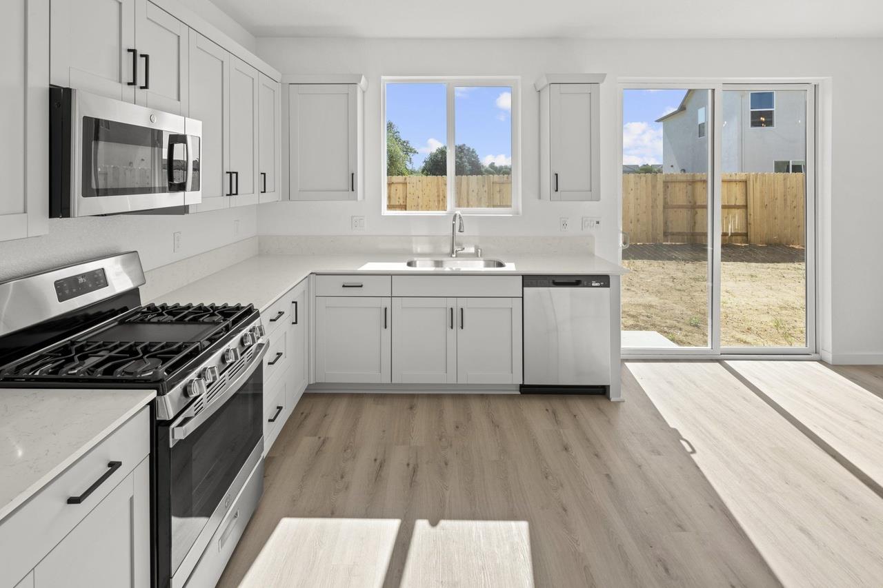 Detail Gallery Image 7 of 19 For 872 E Pecan Tree Ln #1,  Galt,  CA 95632 - 3 Beds | 2/1 Baths