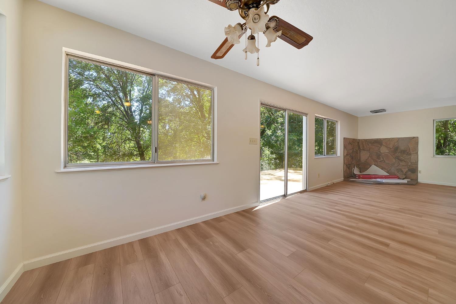 Detail Gallery Image 15 of 54 For 400 Centennial Mine Rd, West Point,  CA 95255 - 3 Beds | 2 Baths