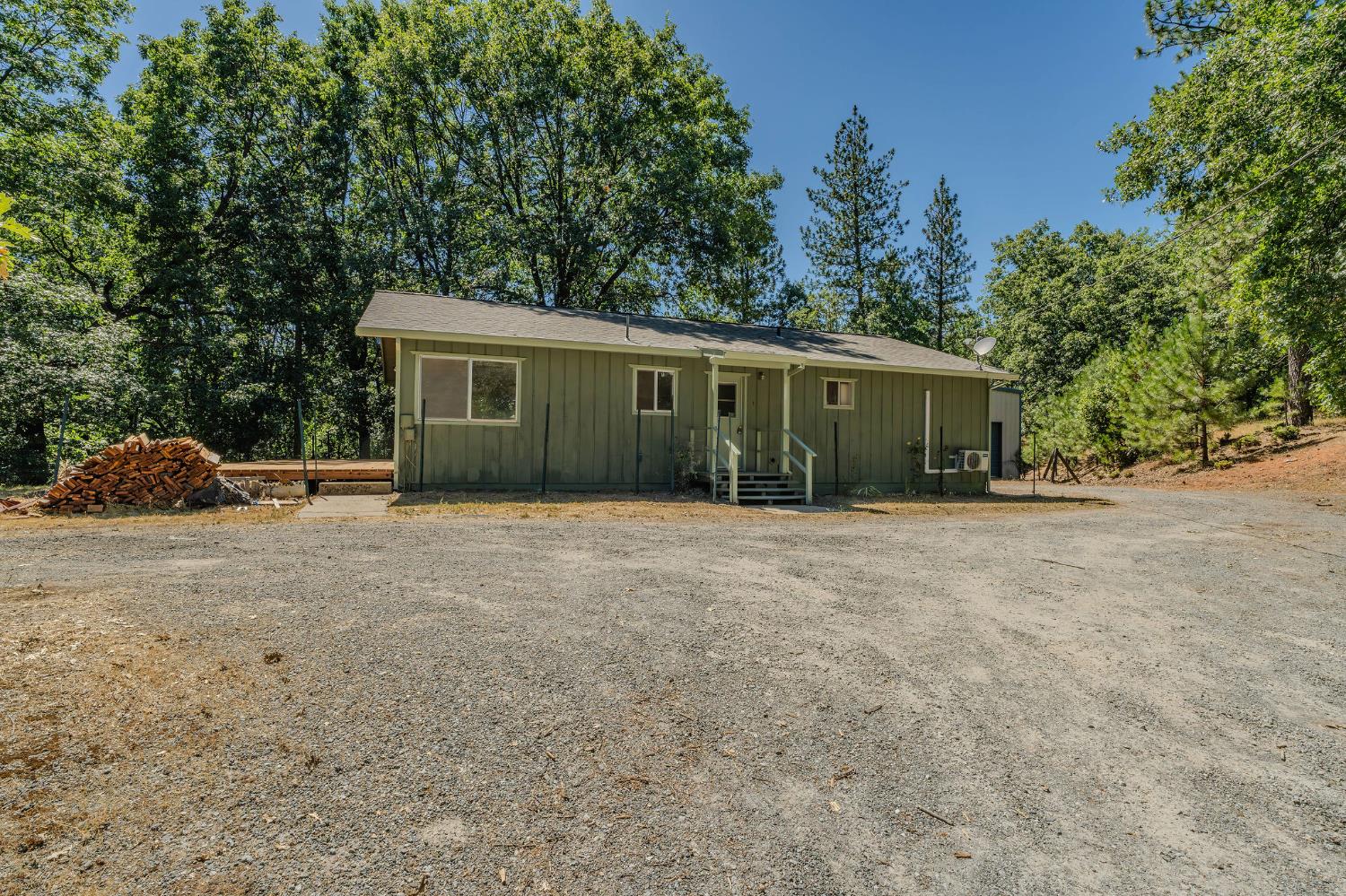 Detail Gallery Image 1 of 54 For 400 Centennial Mine Rd, West Point,  CA 95255 - 3 Beds | 2 Baths