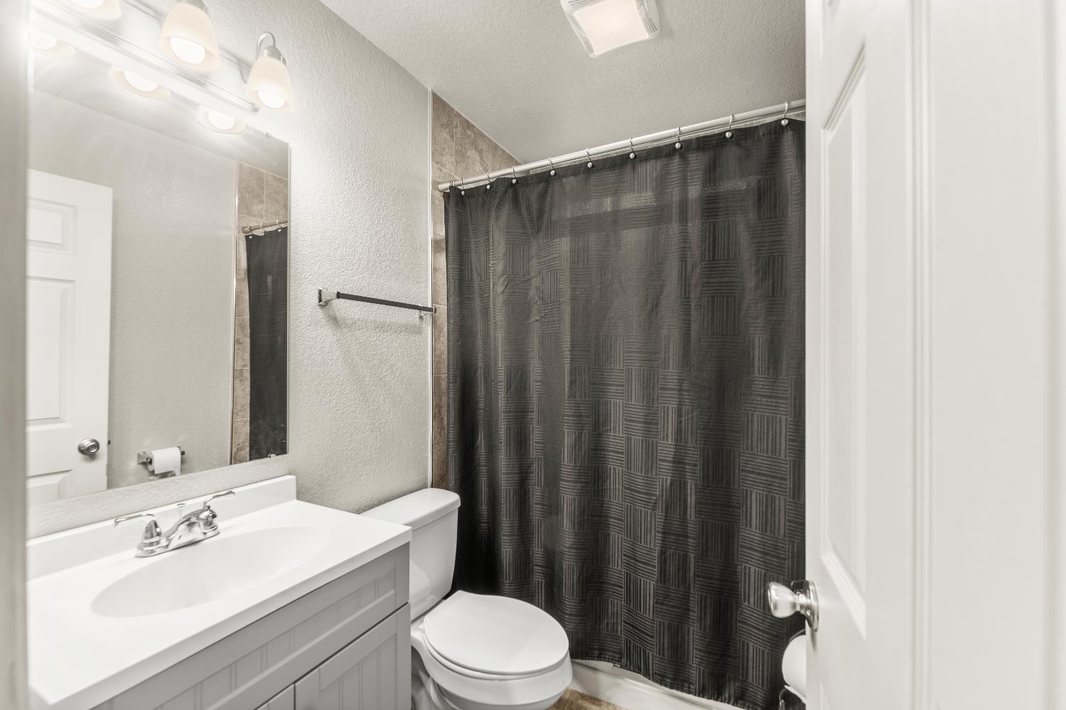 Detail Gallery Image 29 of 37 For 8186 Gustine Way, Sacramento,  CA 95828 - 3 Beds | 2 Baths
