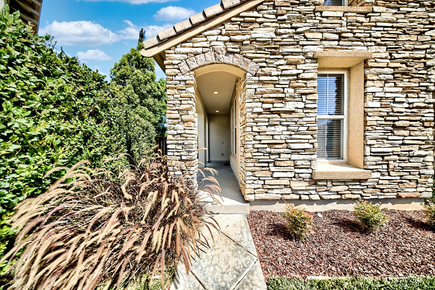 Detail Gallery Image 2 of 81 For 409 Bethell Ave, Mountain House,  CA 95391 - 4 Beds | 2/1 Baths