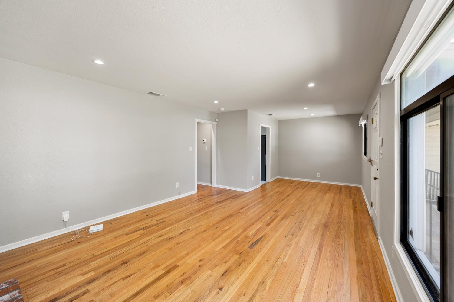 Detail Gallery Image 6 of 31 For 2743 Kroy Way, Sacramento,  CA 95817 - 3 Beds | 1 Baths