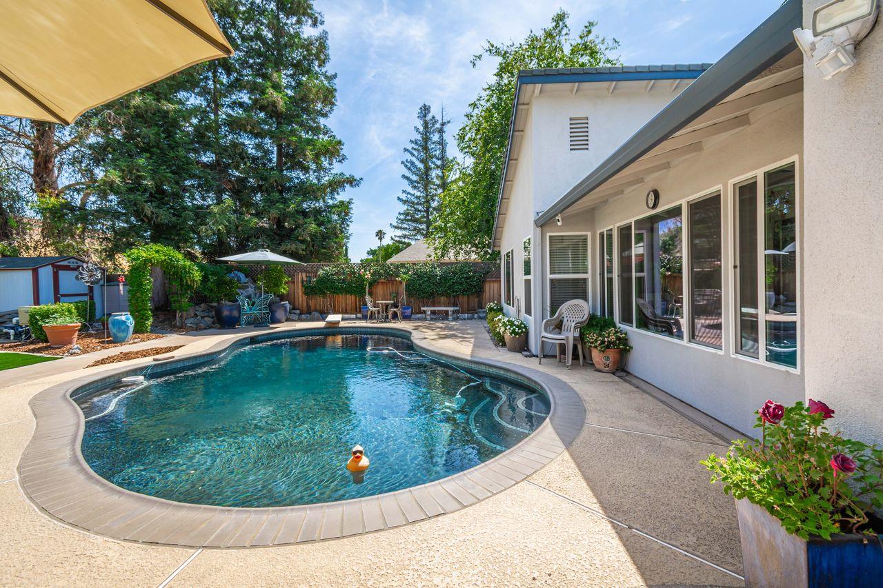 Detail Gallery Image 37 of 43 For 3009 Heirloom Way, Sacramento,  CA 95826 - 4 Beds | 2 Baths