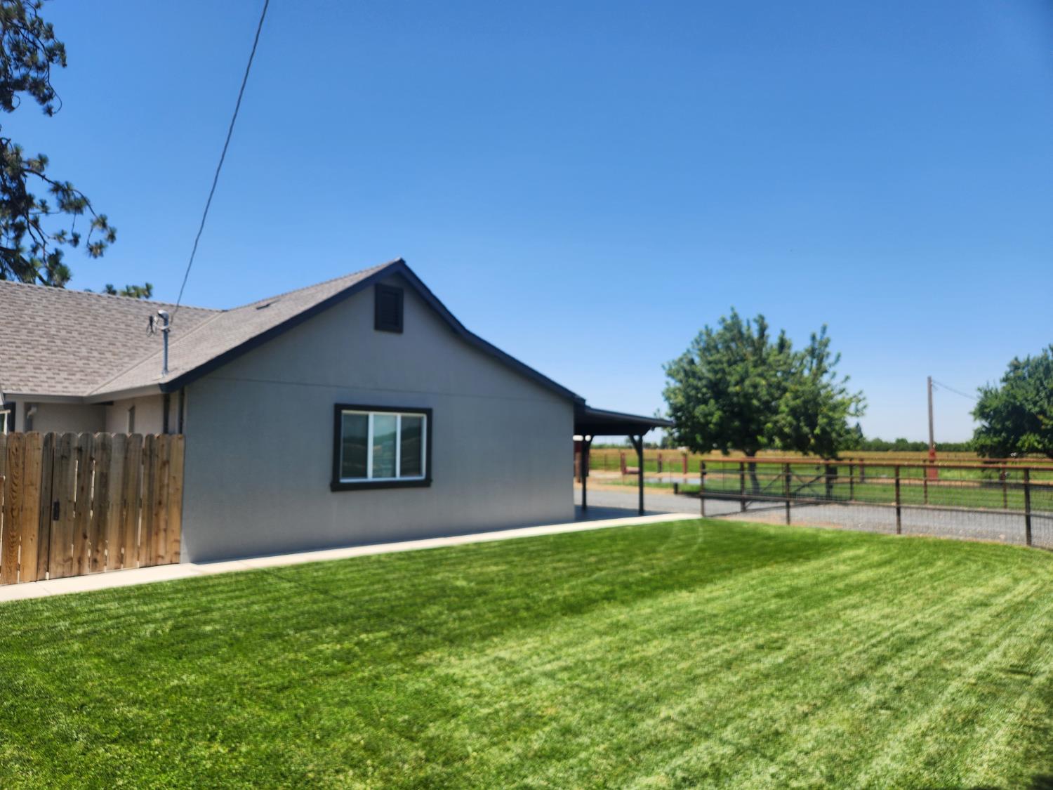 Detail Gallery Image 4 of 61 For 20383 Sutliff Rd, Escalon,  CA 95320 - 2 Beds | 1 Baths