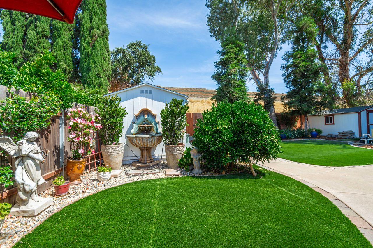 Detail Gallery Image 38 of 43 For 3009 Heirloom Way, Sacramento,  CA 95826 - 4 Beds | 2 Baths