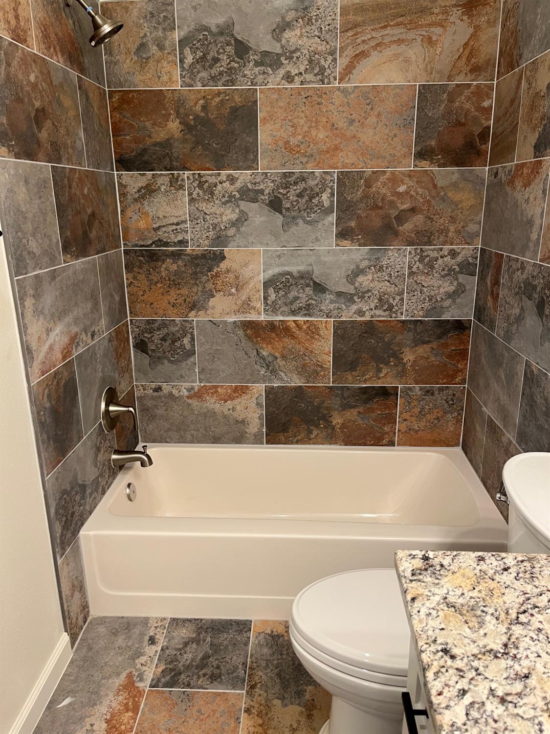 Detail Gallery Image 15 of 23 For 8520 Lake Shore Dr, Chowchilla,  CA 93610 - 3 Beds | 3 Baths