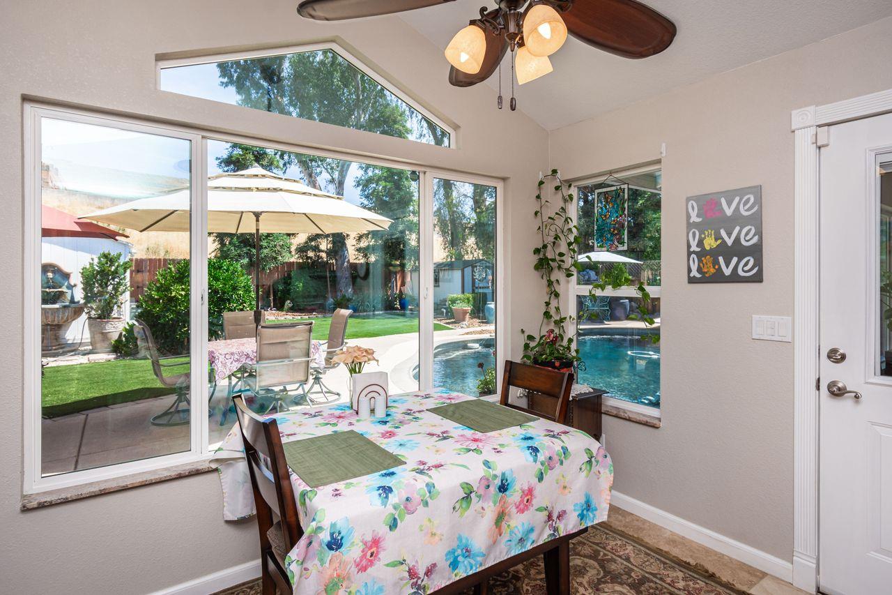 Detail Gallery Image 19 of 43 For 3009 Heirloom Way, Sacramento,  CA 95826 - 4 Beds | 2 Baths