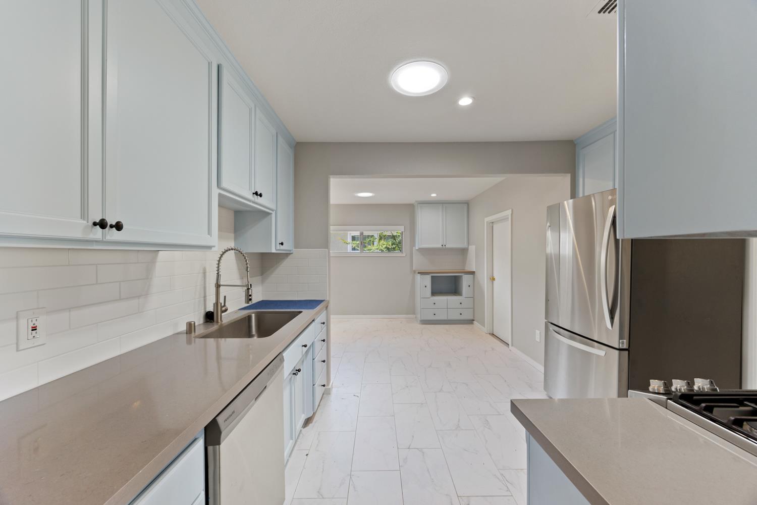 Detail Gallery Image 12 of 31 For 2743 Kroy Way, Sacramento,  CA 95817 - 3 Beds | 1 Baths
