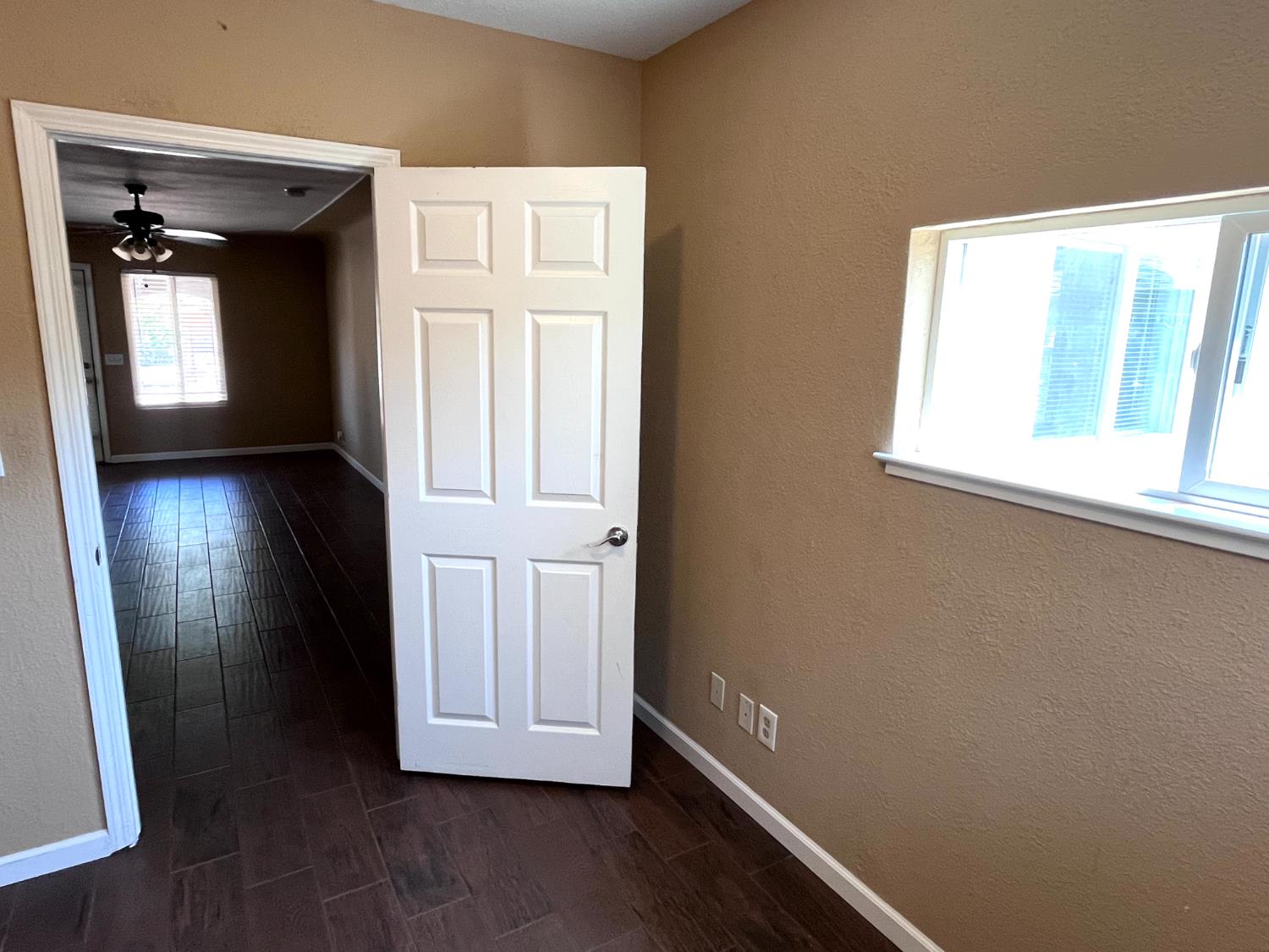 Detail Gallery Image 11 of 43 For 401 Marshall Ave, Modesto,  CA 95351 - 3 Beds | 1 Baths