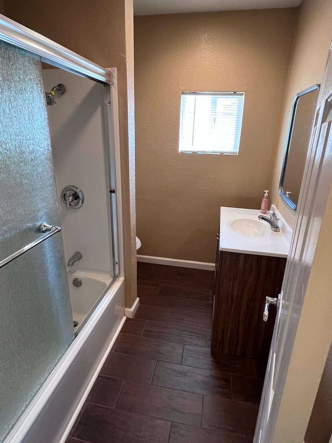 Detail Gallery Image 13 of 43 For 401 Marshall Ave, Modesto,  CA 95351 - 3 Beds | 1 Baths
