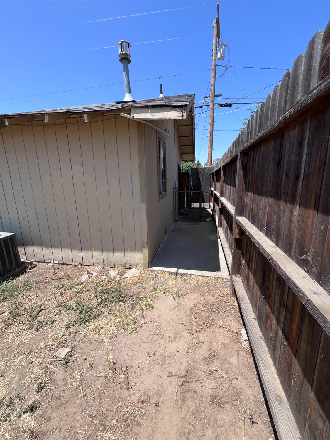 Detail Gallery Image 22 of 43 For 401 Marshall Ave, Modesto,  CA 95351 - 3 Beds | 1 Baths