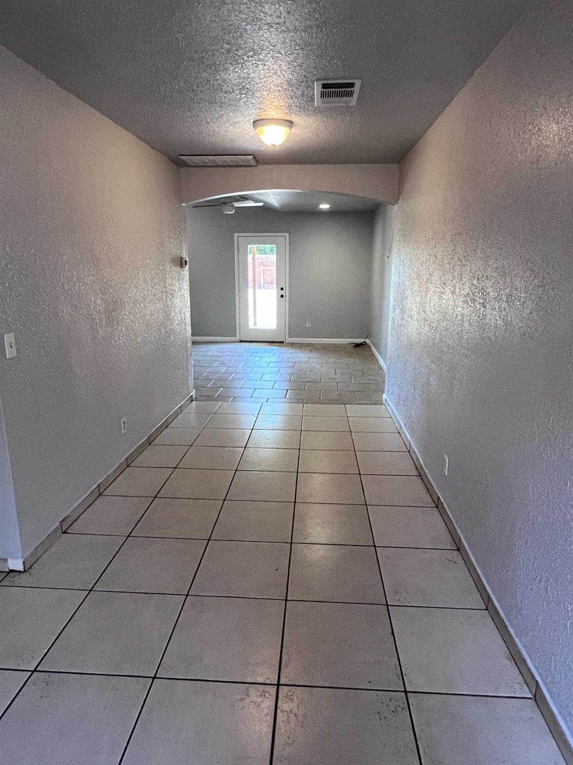 Detail Gallery Image 25 of 43 For 401 Marshall Ave, Modesto,  CA 95351 - 3 Beds | 1 Baths